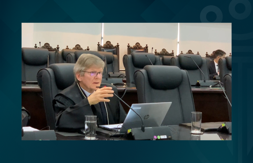 Desembargador Paulo Cezar Bellio é homenageado pelo TJPR